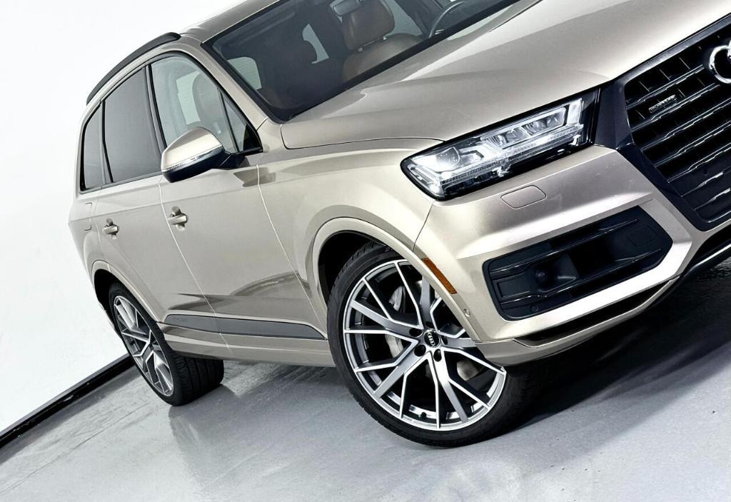 used 2019 Audi Q7 car, priced at $27,500