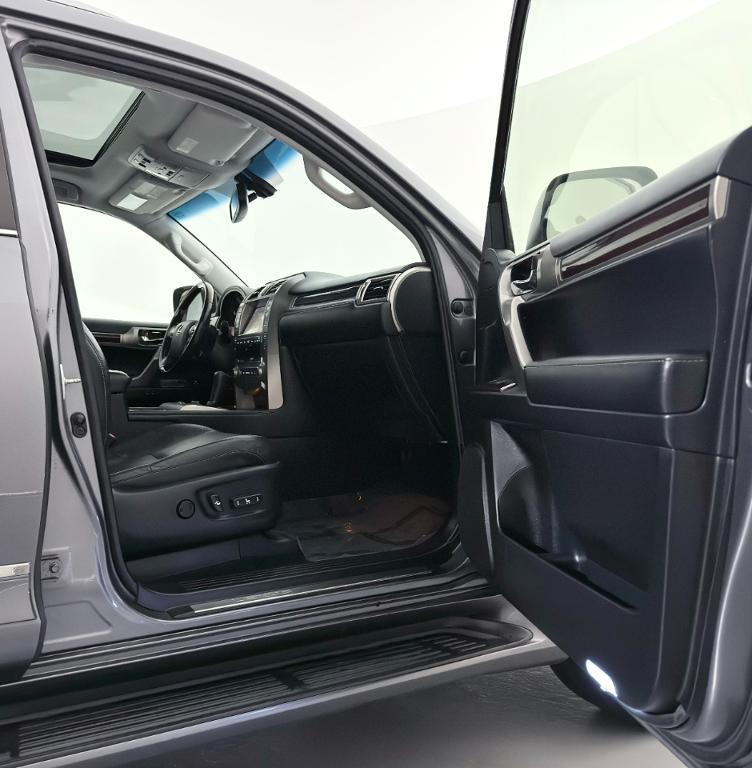 used 2018 Lexus GX 460 car, priced at $24,900