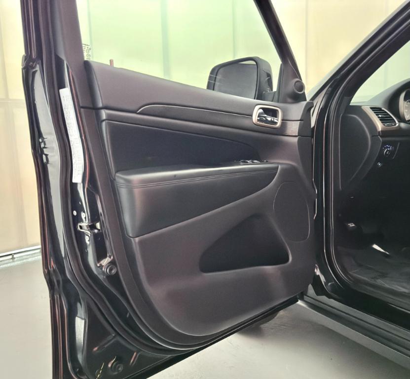 used 2015 Jeep Grand Cherokee car, priced at $7,500