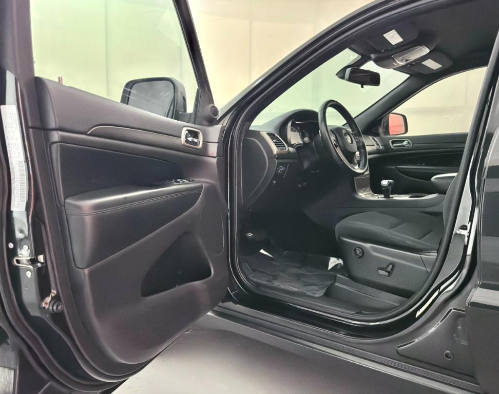 used 2015 Jeep Grand Cherokee car, priced at $7,500