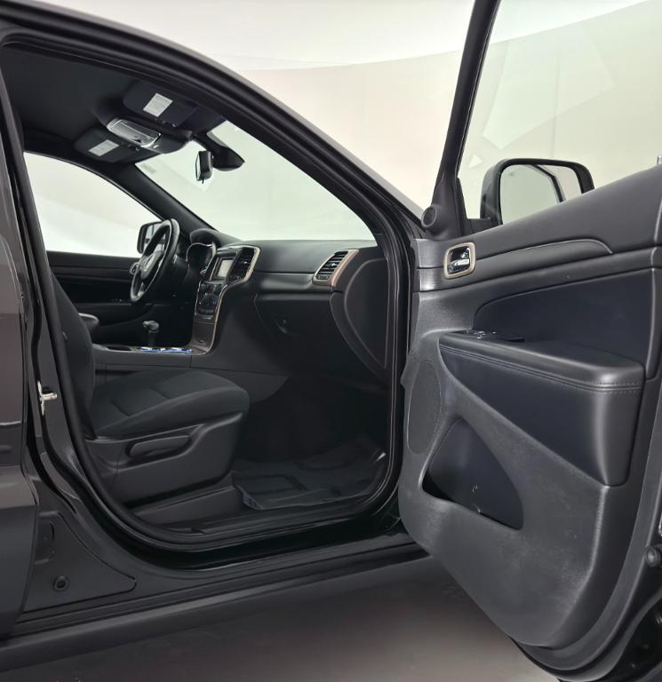 used 2015 Jeep Grand Cherokee car, priced at $7,500