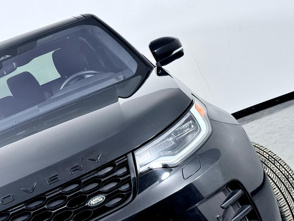 used 2022 Land Rover Discovery car, priced at $36,900