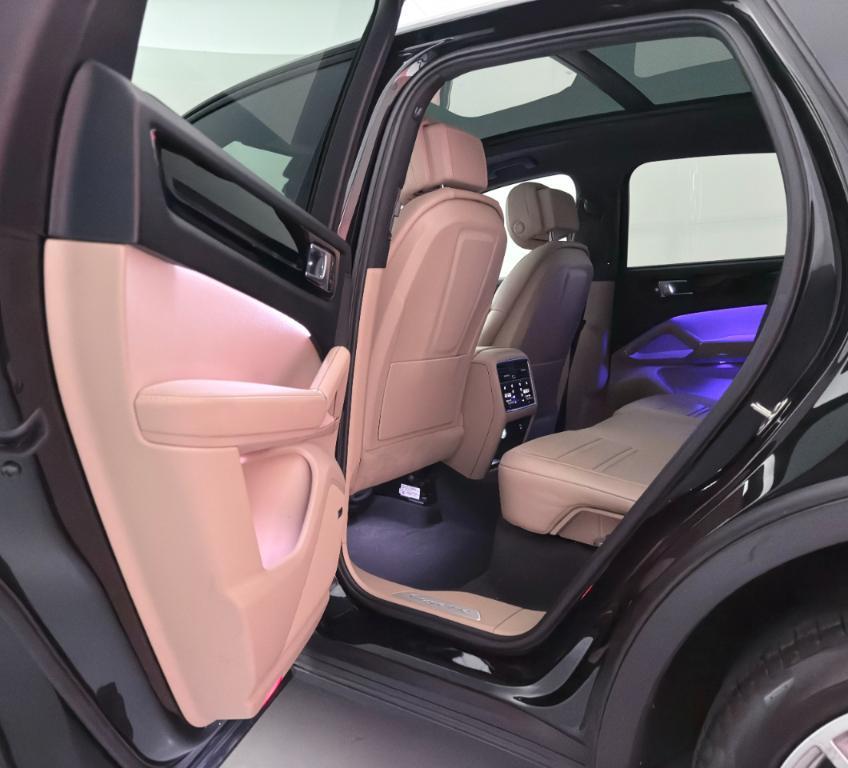 used 2019 Porsche Cayenne car, priced at $26,400