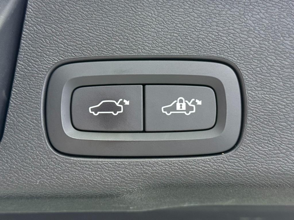 used 2018 Volvo XC60 car, priced at $18,500