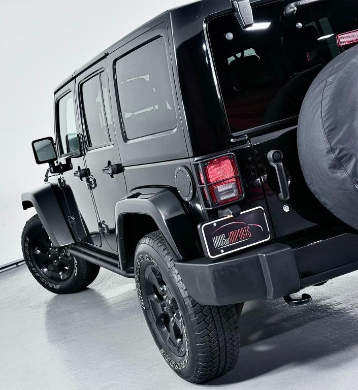 used 2015 Jeep Wrangler Unlimited car, priced at $19,300