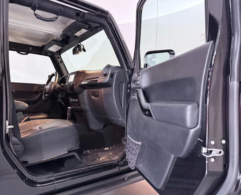 used 2015 Jeep Wrangler Unlimited car, priced at $19,300