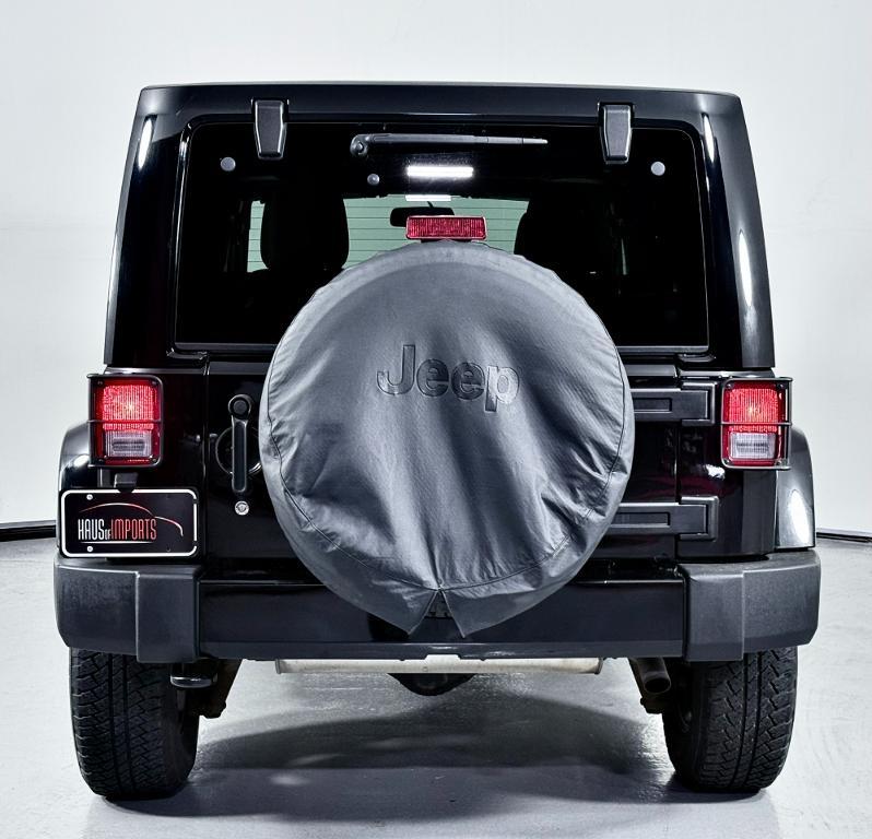 used 2015 Jeep Wrangler Unlimited car, priced at $19,300