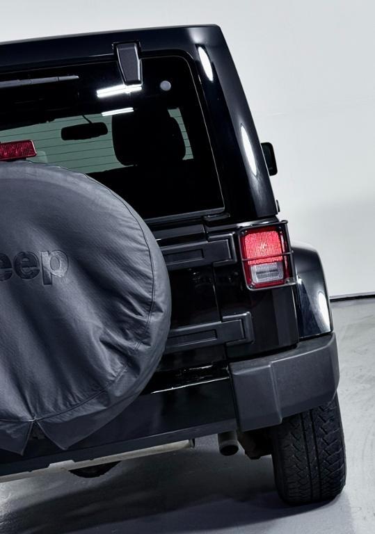 used 2015 Jeep Wrangler Unlimited car, priced at $19,300