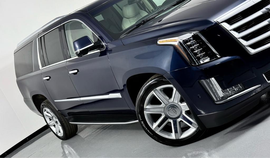 used 2018 Cadillac Escalade ESV car, priced at $28,900