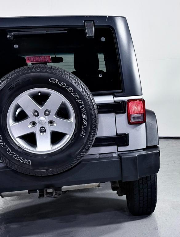 used 2014 Jeep Wrangler Unlimited car, priced at $12,400