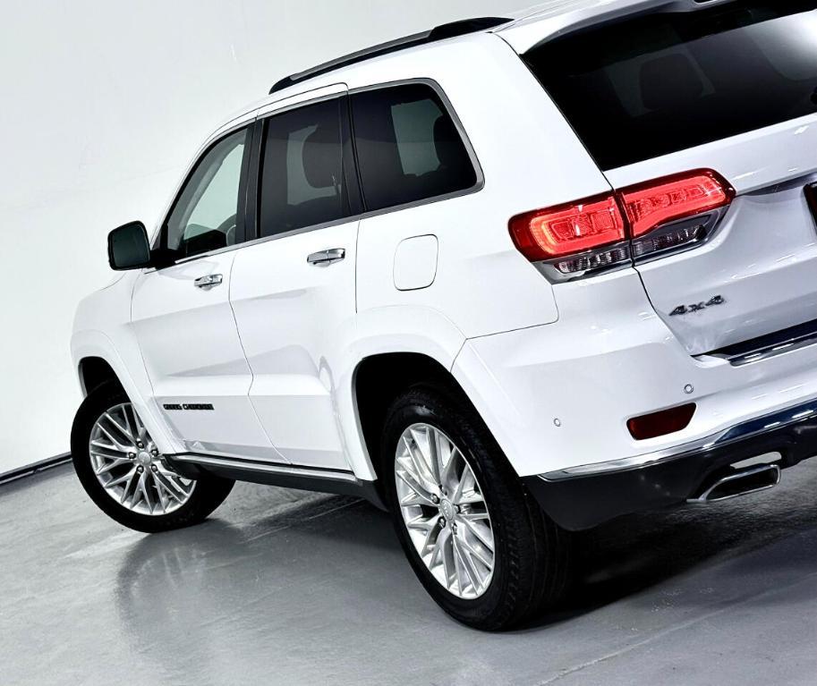 used 2018 Jeep Grand Cherokee car, priced at $20,400