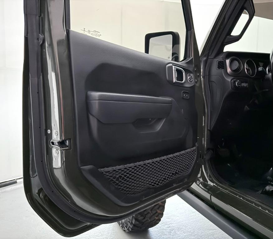 used 2022 Jeep Gladiator car, priced at $29,900