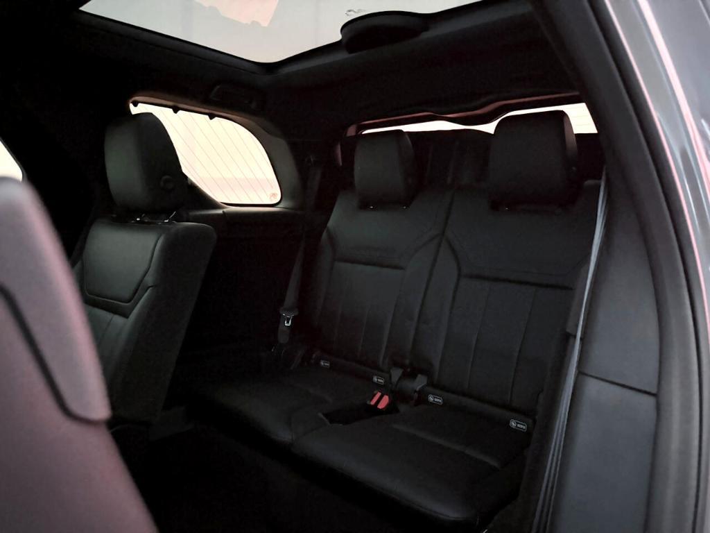 used 2019 Land Rover Discovery car, priced at $22,500