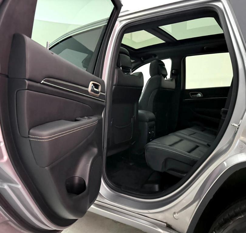 used 2015 Jeep Grand Cherokee car, priced at $14,700