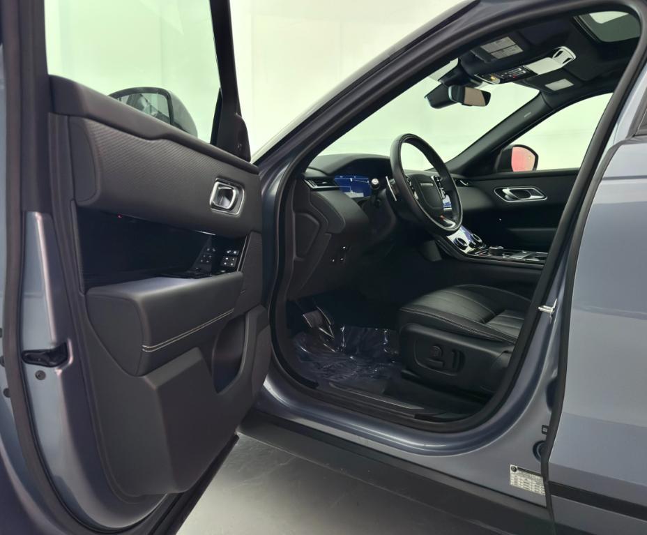 used 2020 Land Rover Range Rover Velar car, priced at $28,900