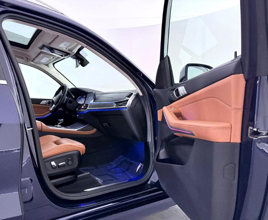used 2022 BMW X7 car, priced at $39,250