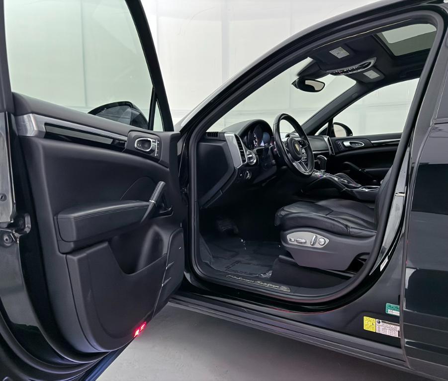 used 2017 Porsche Cayenne car, priced at $18,900