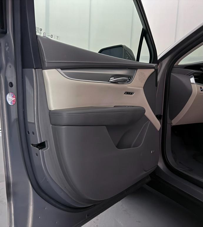 used 2018 Cadillac XT5 car, priced at $17,500