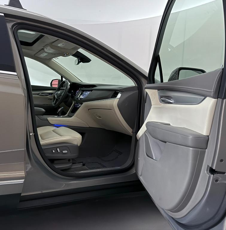 used 2018 Cadillac XT5 car, priced at $17,500