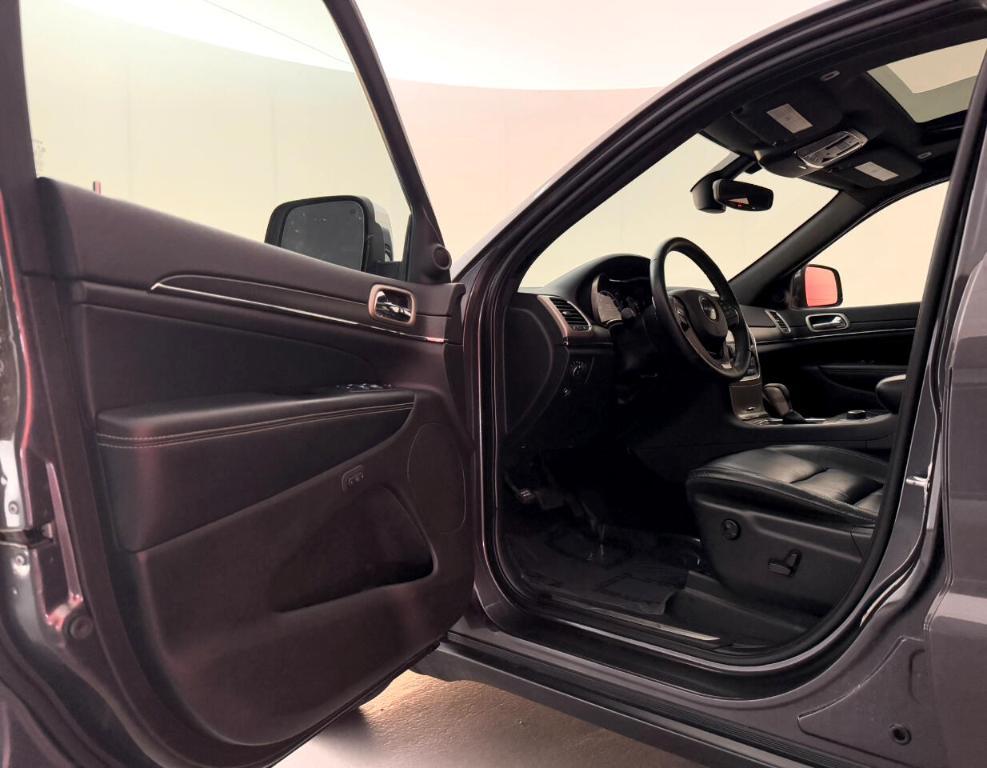 used 2017 Jeep Grand Cherokee car, priced at $15,900