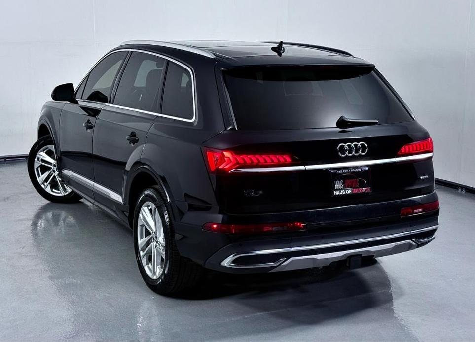 used 2020 Audi Q7 car, priced at $26,900