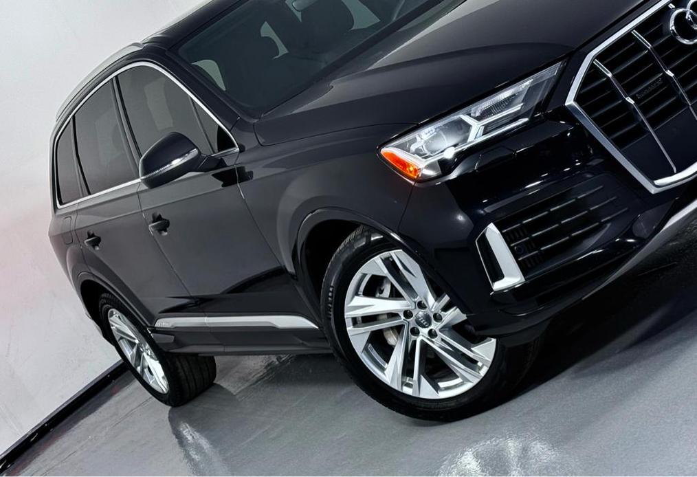 used 2020 Audi Q7 car, priced at $26,900