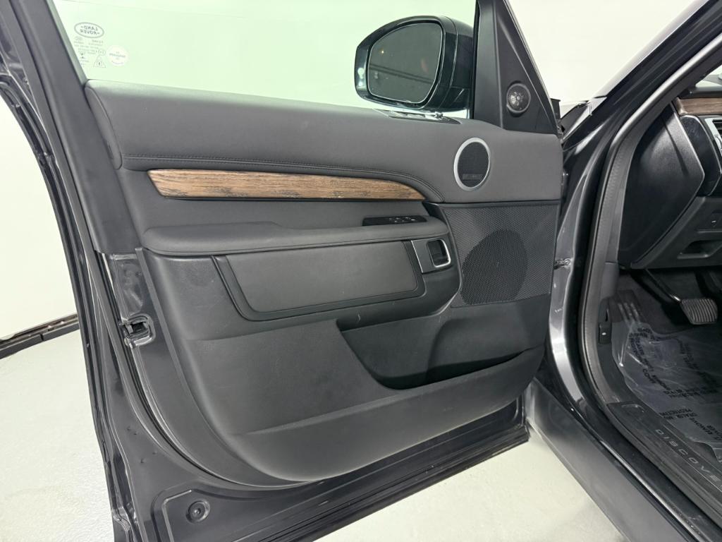 used 2020 Land Rover Discovery car, priced at $25,900