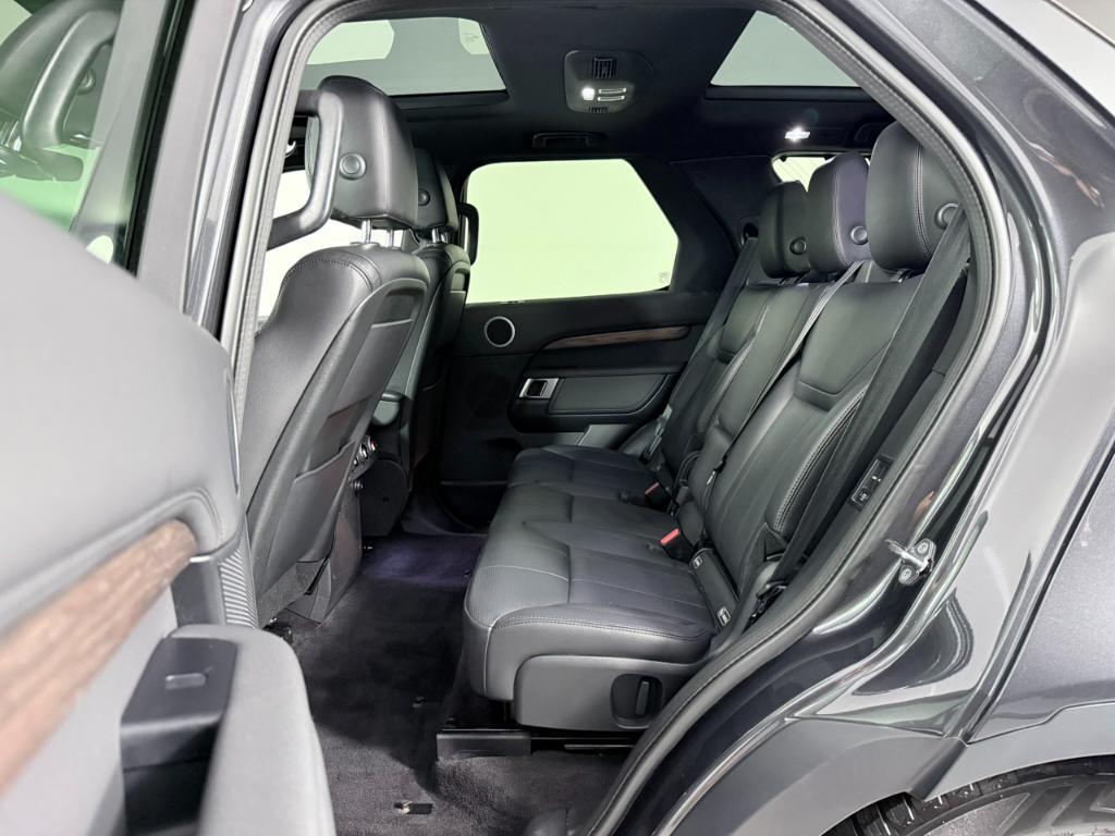 used 2020 Land Rover Discovery car, priced at $25,900