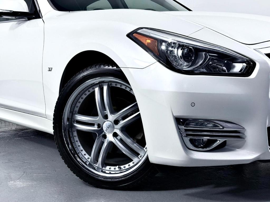 used 2018 INFINITI Q70 car, priced at $16,500