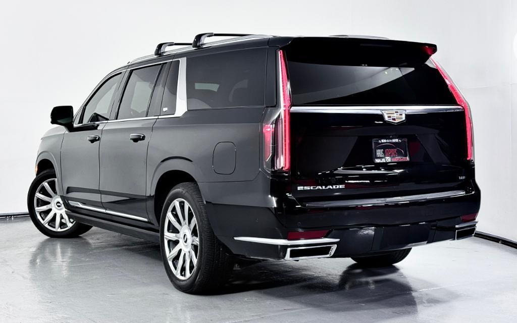 used 2022 Cadillac Escalade ESV car, priced at $66,900
