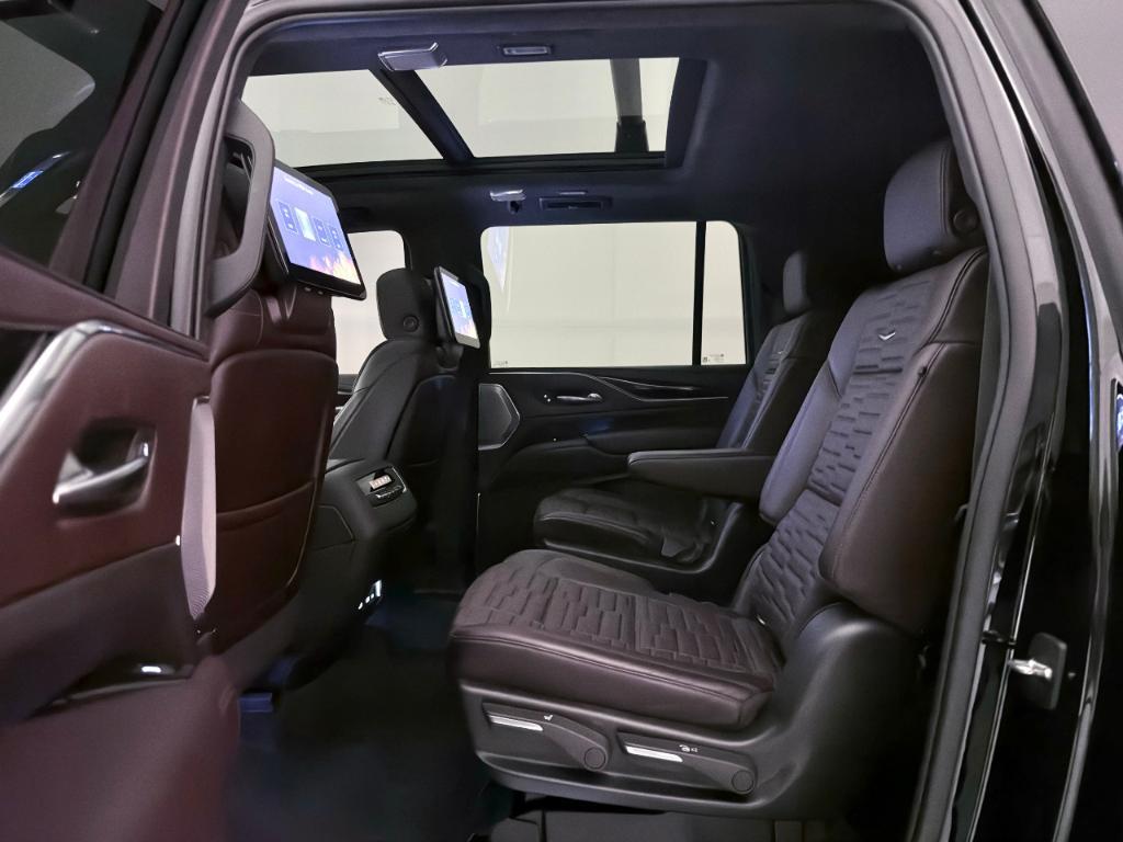 used 2022 Cadillac Escalade ESV car, priced at $66,900