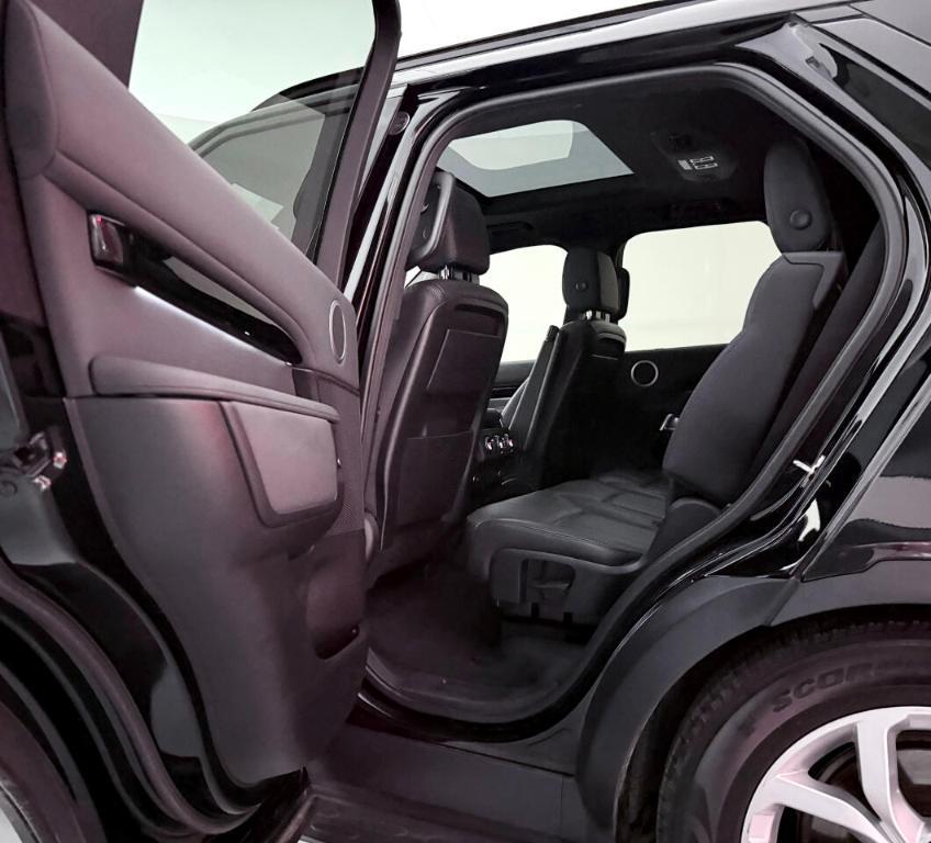 used 2019 Land Rover Discovery car, priced at $18,700
