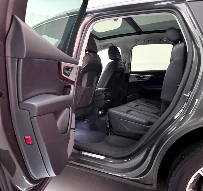used 2019 Audi Q7 car, priced at $19,900