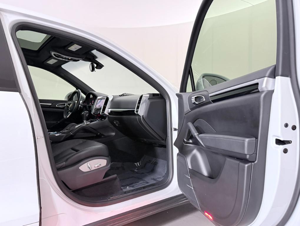 used 2018 Porsche Cayenne car, priced at $28,900