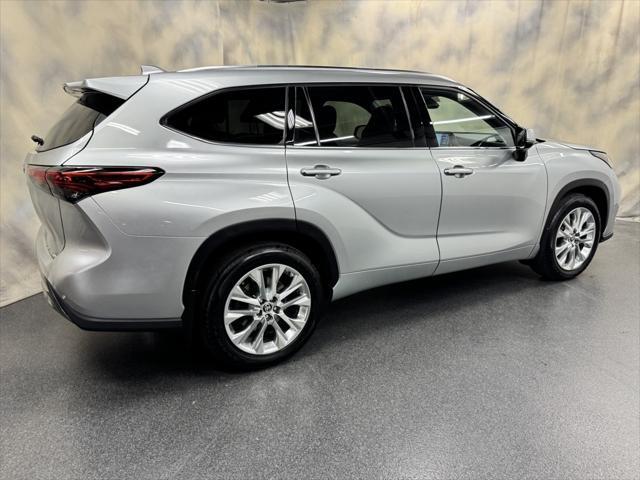 used 2021 Toyota Highlander car, priced at $35,475