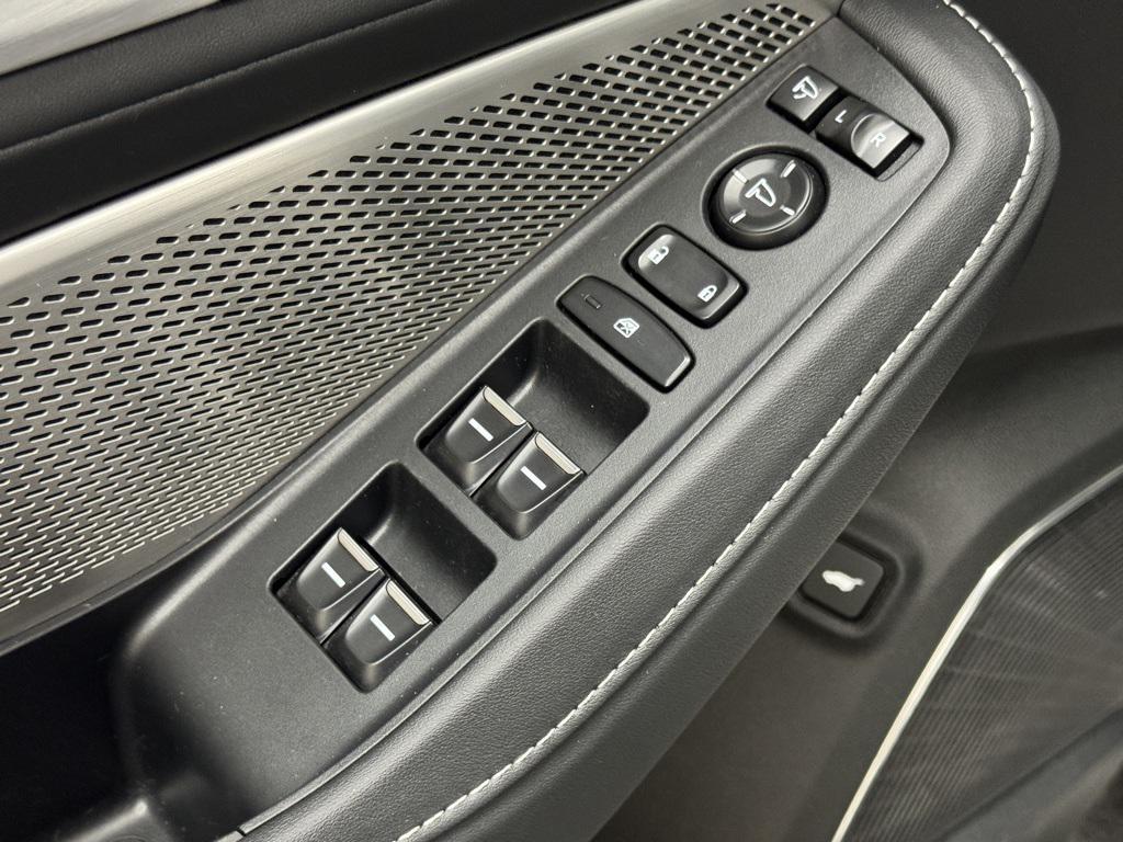 used 2023 Acura MDX car, priced at $42,000