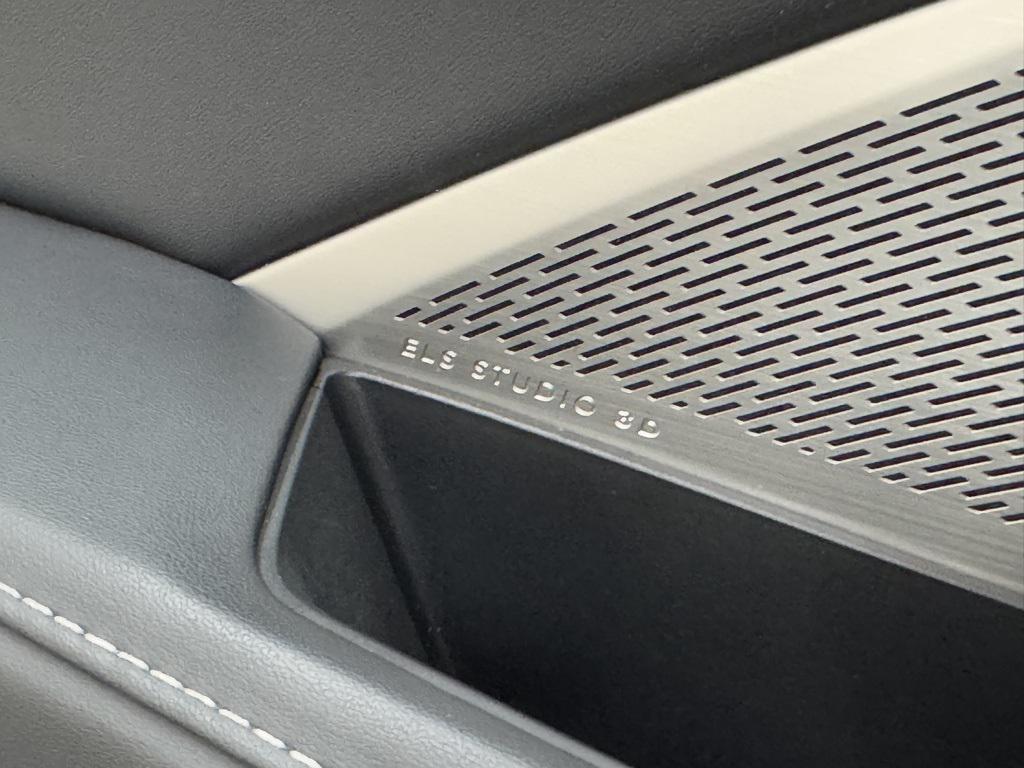 used 2023 Acura MDX car, priced at $43,500