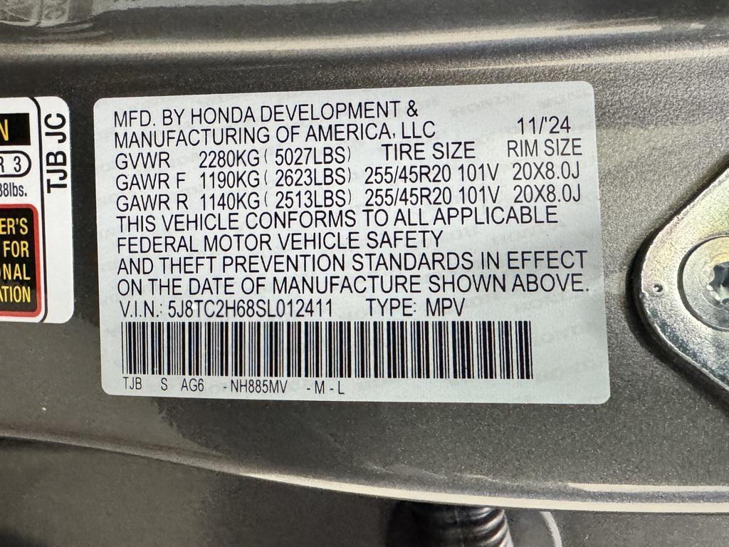used 2025 Acura RDX car, priced at $43,500