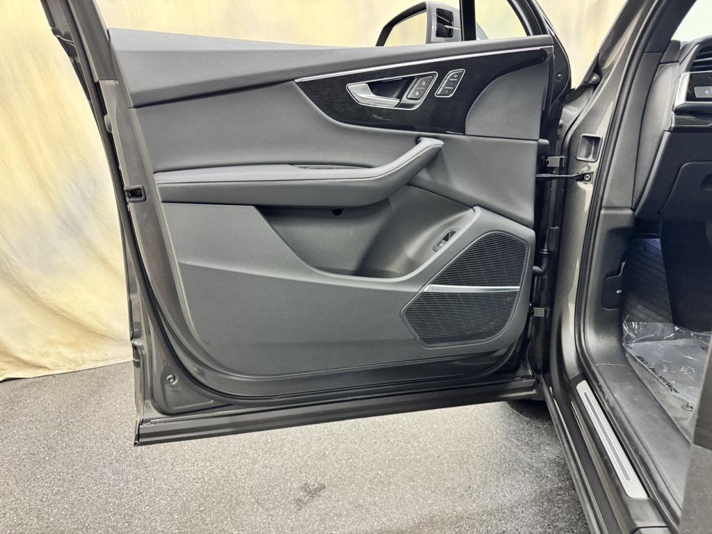 used 2025 Audi Q7 car, priced at $51,000