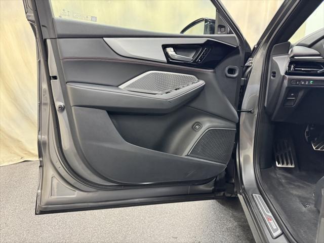 used 2023 Acura MDX car, priced at $45,178