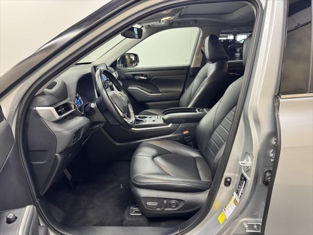 used 2022 Toyota Highlander Hybrid car, priced at $45,990