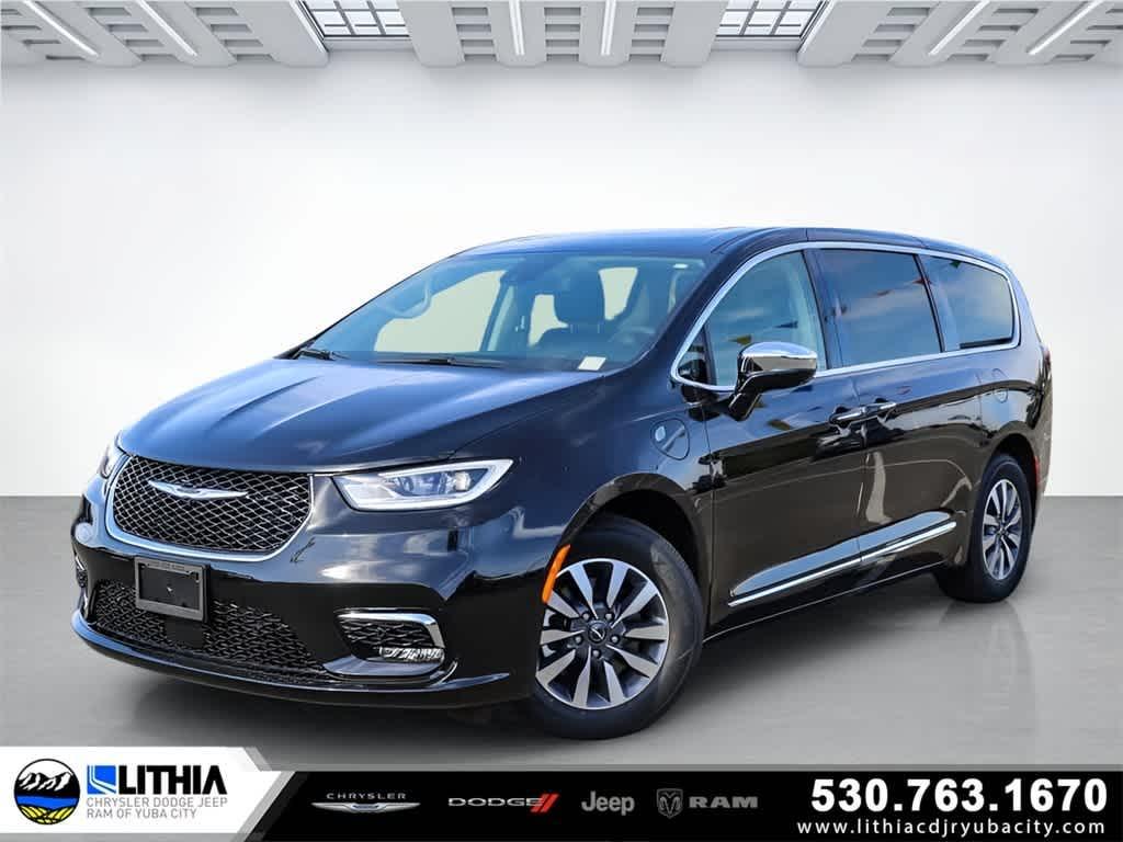 new 2023 Chrysler Pacifica Hybrid car, priced at $38,000
