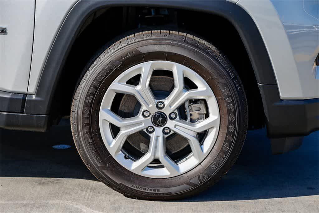 new 2025 Jeep Compass car, priced at $28,090