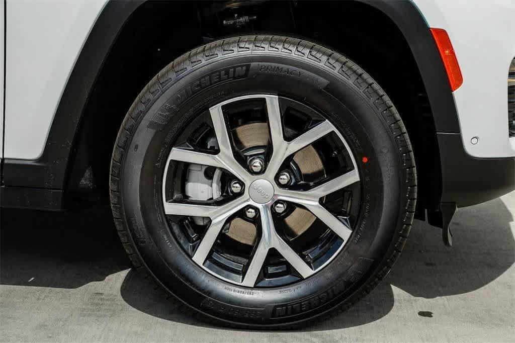 new 2025 Jeep Grand Cherokee car, priced at $53,135