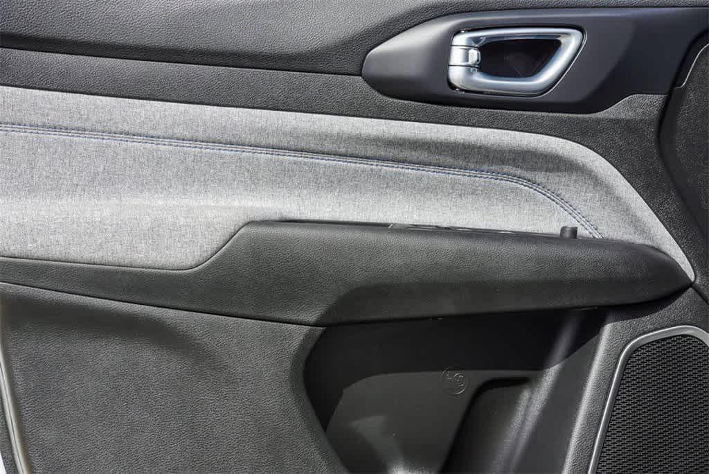 new 2025 Jeep Compass car, priced at $27,495