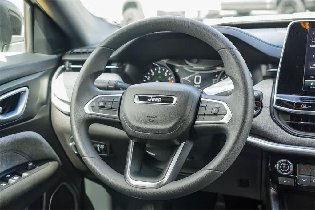 new 2025 Jeep Compass car, priced at $27,495