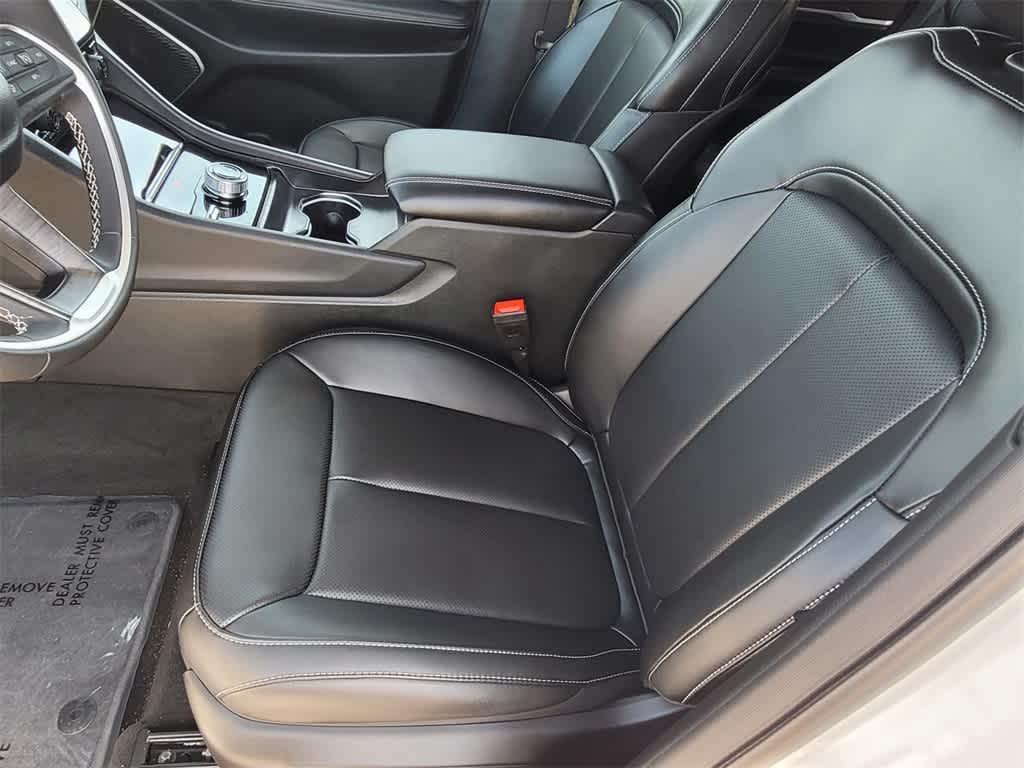new 2025 Jeep Grand Cherokee car, priced at $57,835