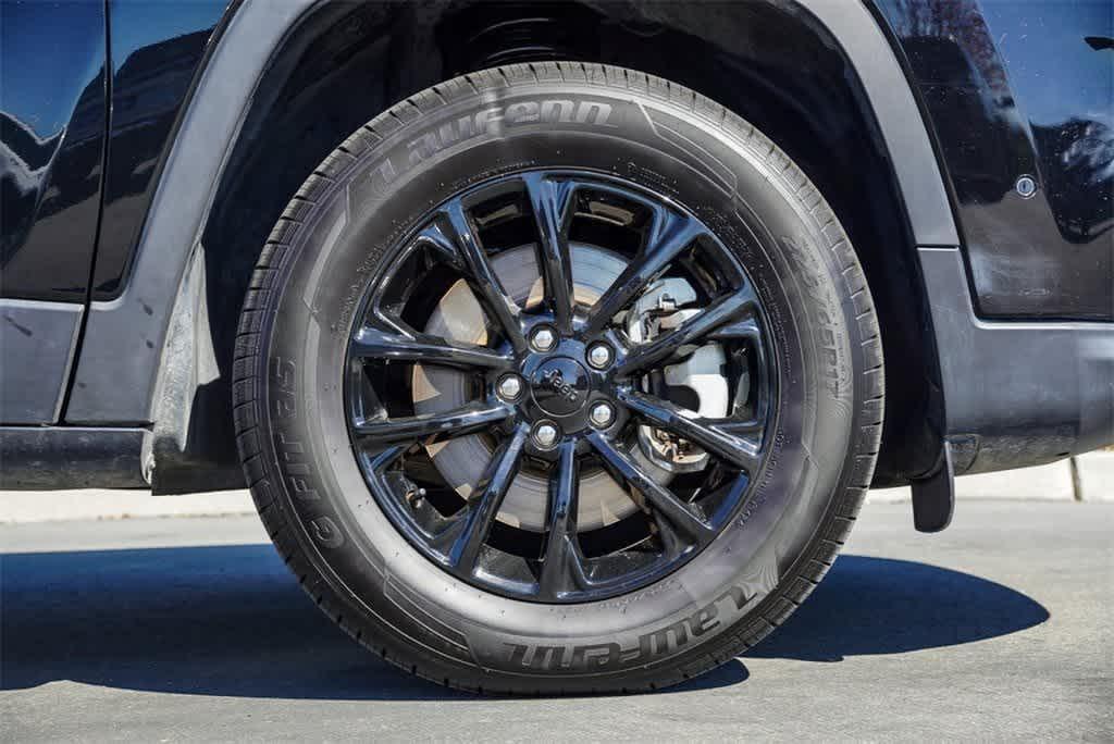 used 2023 Jeep Cherokee car, priced at $24,951