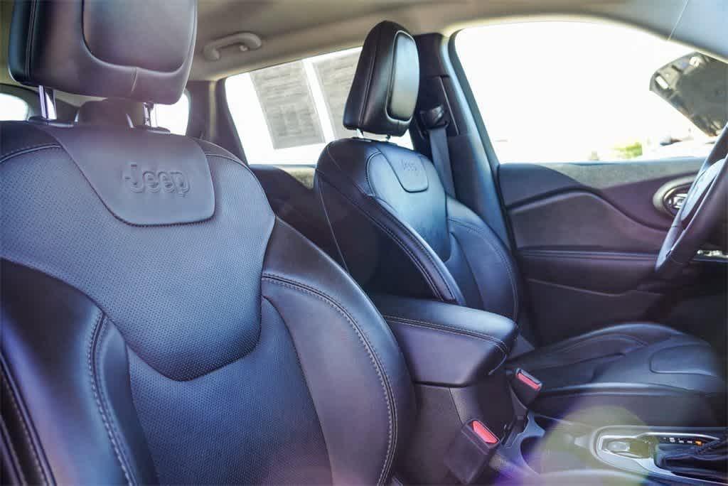 used 2023 Jeep Cherokee car, priced at $24,951