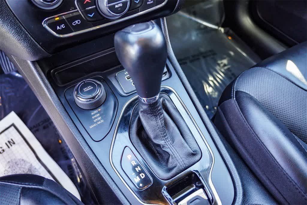 used 2023 Jeep Cherokee car, priced at $24,951
